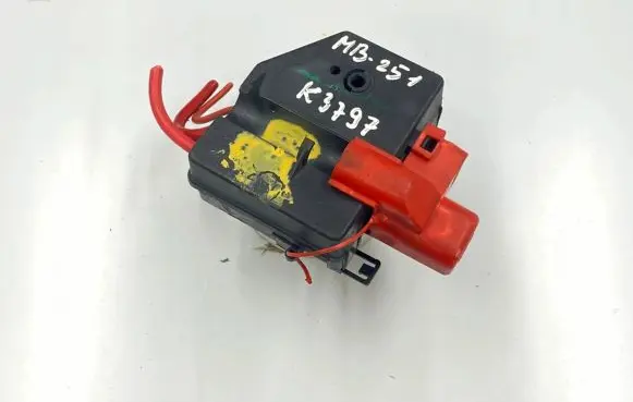 Mercedes-Benz R W251 Fuse module A1645400050