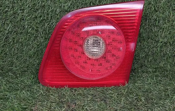 Volkswagen Phaeton Tailgate rear/tail lights 333622R 333656R