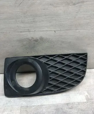 Mazda Premacy Front fog light trim/grill CC2250C21