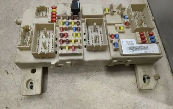 Ford Focus Fuse module 97RA000001 30S519200901 97RA012108