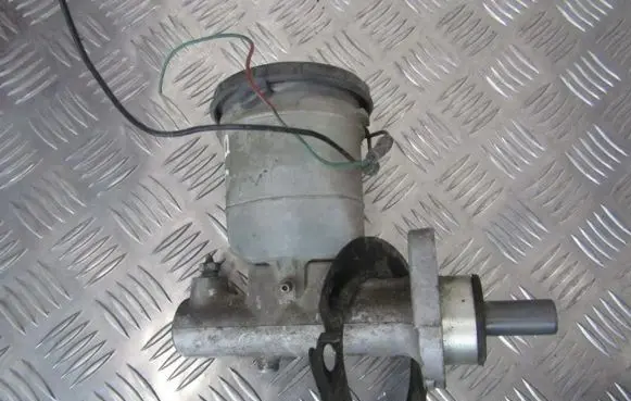 Honda Accord Master brake cylinder 74471087