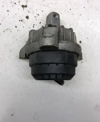Engine mount bracket