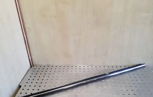 Toyota Avensis T250 Rear door glass trim molding