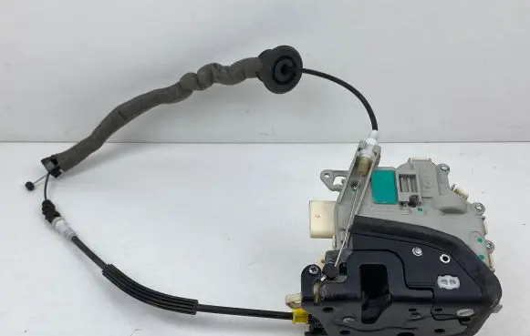 Audi A6 S6 C7 4G Front door lock 8J1837016D