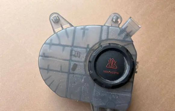 Audi Q3 F3 Power steering fluid tank/reservoir 5NA121407G