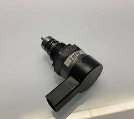 Mercedes-Benz S W221 Fuel pressure sensor A6110780449 31842609 0281002494