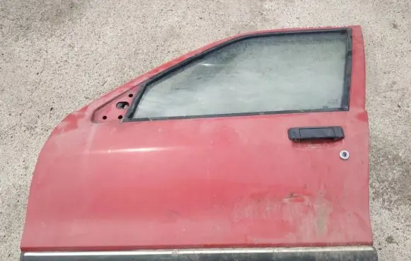 Renault 19 Front door raudonos