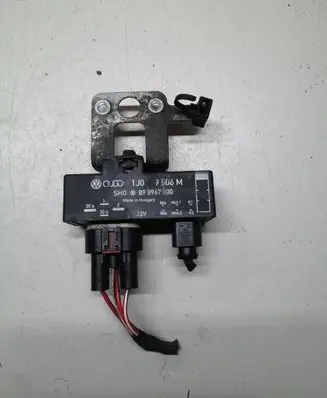 Skoda Fabia Mk2 (5J) Coolant fan relay 898967000 1J0995061