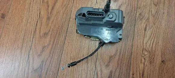 Renault Espace IV Rear door lock 017959