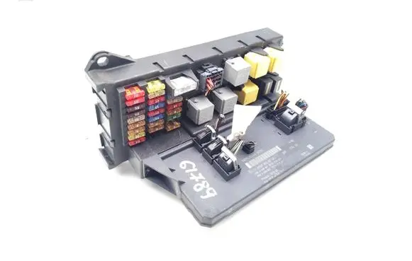 Mercedes-Benz Sprinter W906 Fuse module A9069004700 A9069011500 A9069027500