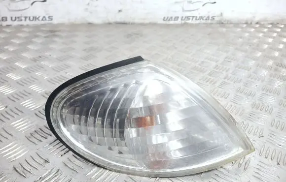 Nissan Almera Front indicator light