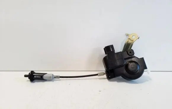 Lexus CT 200H Fuel tank cap lock 