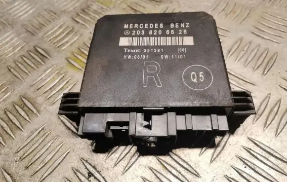 Mercedes-Benz C W203 Door control unit/module 2038206626