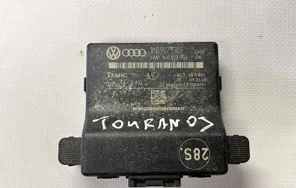 Volkswagen Touran I Gateway control module 1K0907530F 1K0907951