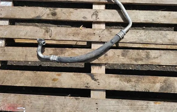 Air conditioning (A/C) pipe/hose