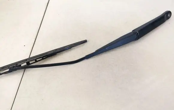 Fiat Punto (188) Front wiper blade arm 7352787920