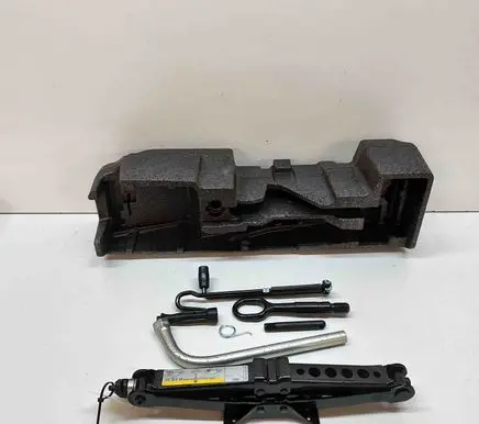 Audi A1 Tool set 8K0805615 8N0012219