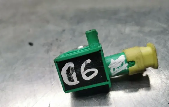 Volkswagen Golf VI Airbag deployment crash/impact sensor 5K0959351