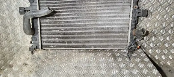 Opel Astra H Coolant radiator 13128818