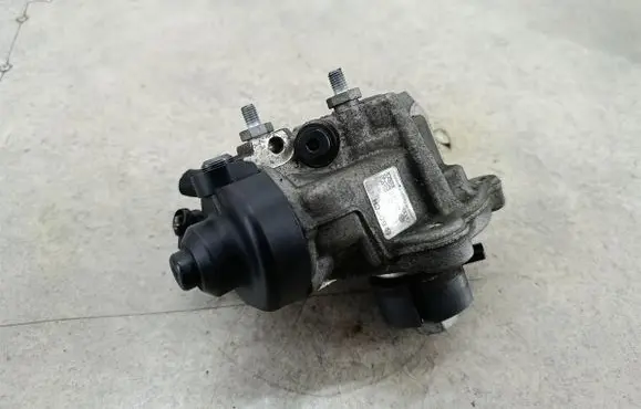 Volkswagen PASSAT B7 Fuel injection high pressure pump 03L130755L