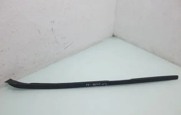 Seat Ibiza IV (6J,6P) Windshield trim 6J0854319A