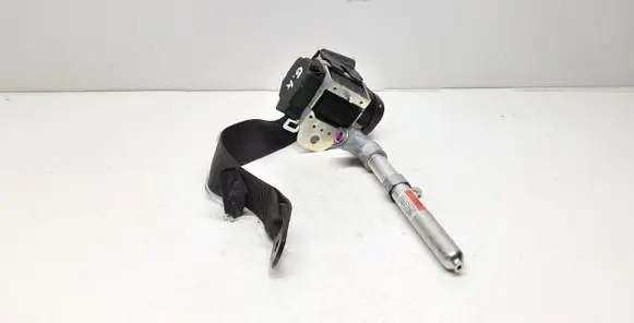 Volvo C70 Rear seatbelt 8639564