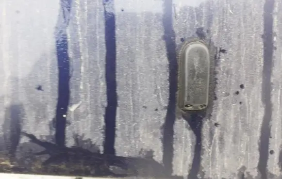 Volkswagen Golf III Windshield washer spray nozzle 