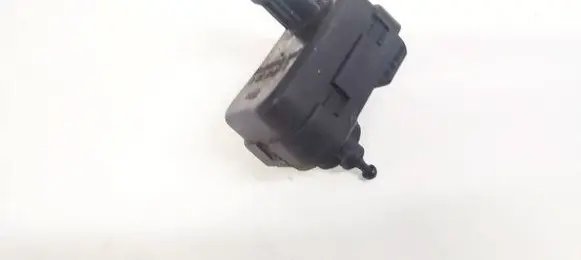 Opel Zafira A Headlight level adjustment motor 