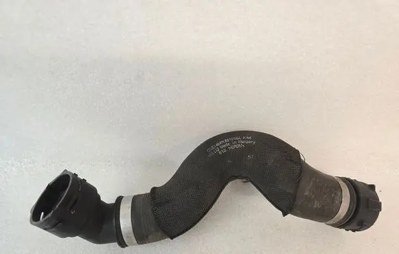 Audi Q7 4M Engine coolant pipe/hose 4M0122101