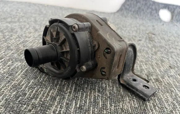 Renault Megane IV Electric auxiliary coolant/water pump 0392024055 210103197R