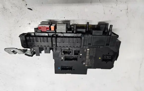 Mercedes-Benz E W212 SAM control unit 5DK00962049