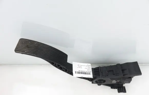 Mercedes-Benz A W176 Accelerator throttle pedal A2463001404