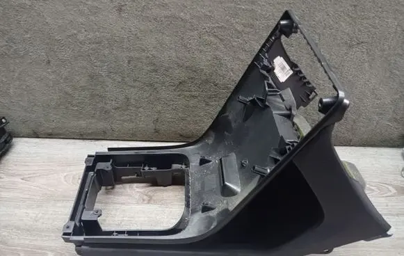 Volvo V70 Center console 30672331 8630189