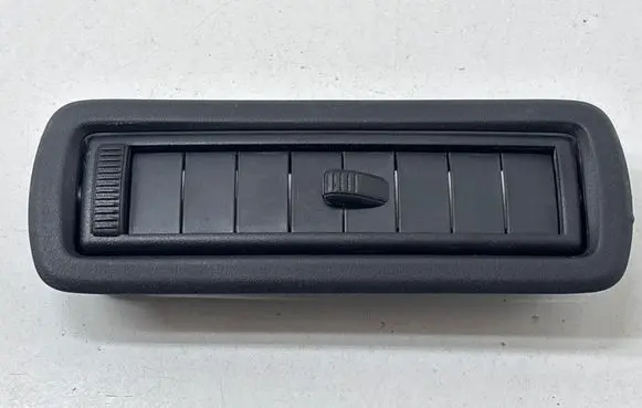 Toyota Highlander XU70 Air vent grill in roof 636100E010