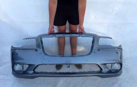 Chrysler 300C Front bumper