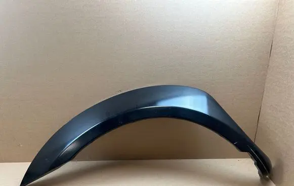 Nissan Navara D22 Front arch trim 