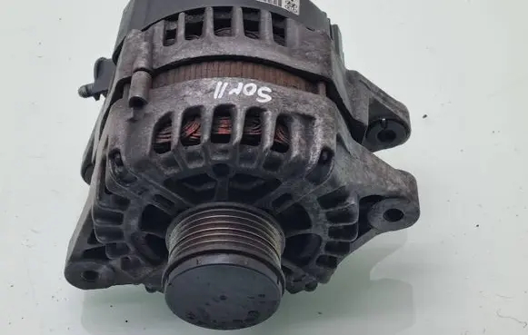 KIA Sorento Generator/alternator 373002F100