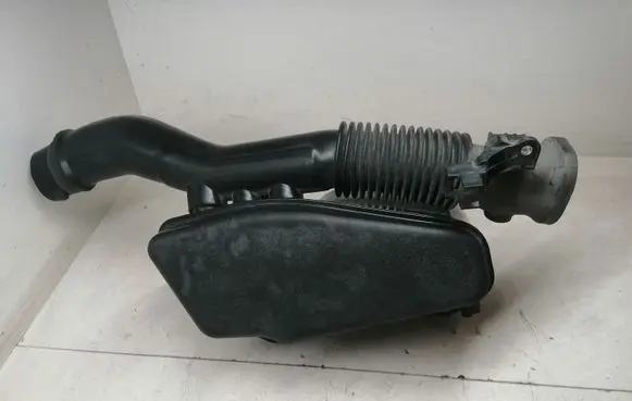 Toyota Prius (XW30) Intake resonator 1789337040