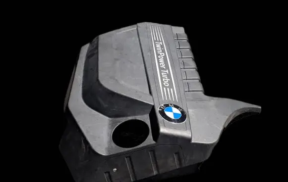 BMW 5 GT F07 Engine cover (trim) 7607447 52794510