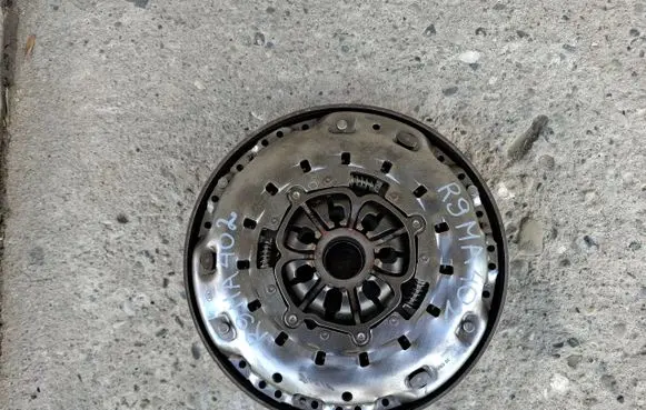 Seat Leon (1P) Dual mass flywheel 