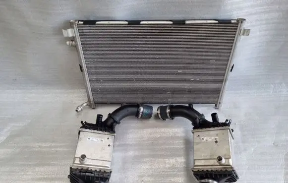 BMW M5 F90 Intercooler radiator 7852406