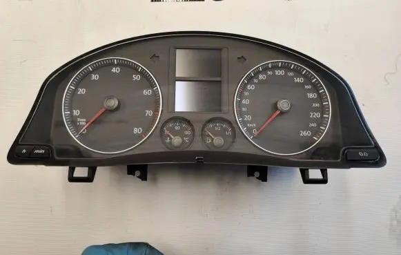 Volkswagen Golf V Speedometer (instrument cluster) 1K0920861A V0020000 VWZ7ZDD0208308