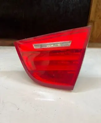 Tailgate rear/tail lights