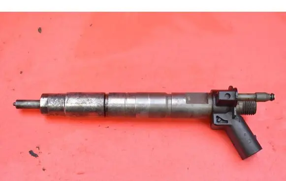 BMW 5 E60 E61 Fuel injector 7797877-05