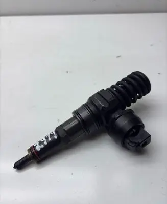 Volkswagen Golf V Fuel injector 038130073BQ
