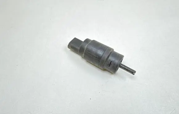 Mercedes-Benz E W210 Windscreen/windshield washer pump 309017