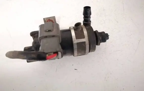 Honda CR-V Headlight washer pump 