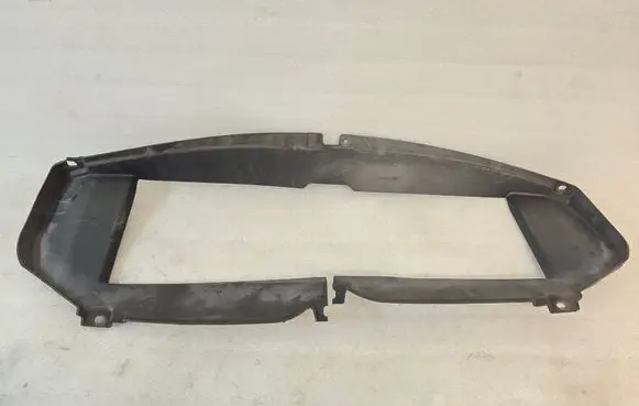 Maserati Levante Intercooler air guide/duct channel 670033498