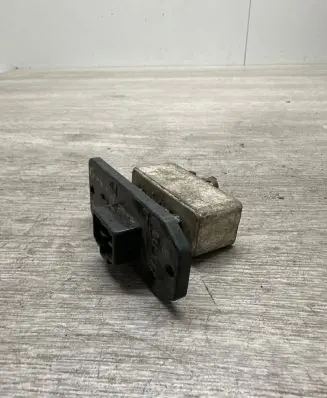 Mitsubishi Grandis Heater blower motor/fan resistor 5U177