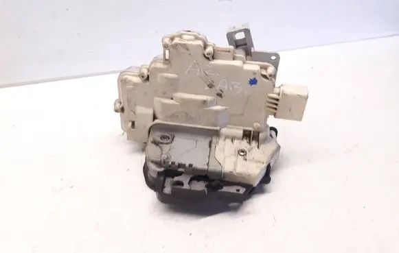 Audi A6 S6 C6 4F Rear door lock